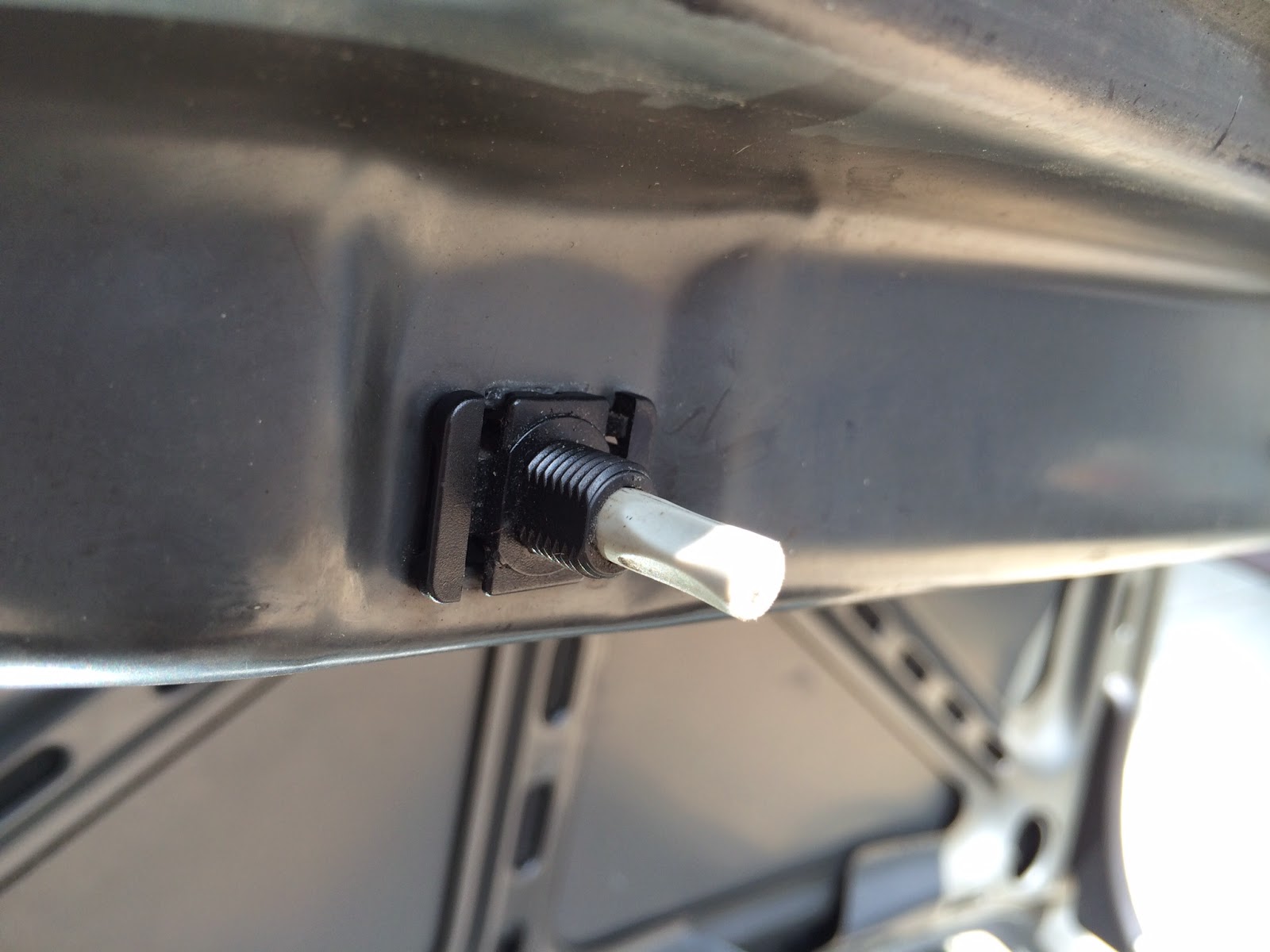 W124 Accessory Trunk Light Switch Mod Artisan