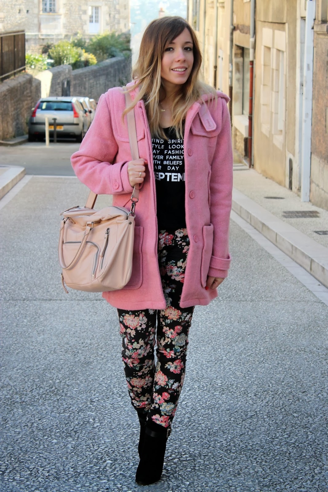 Manteau rose Pantalon à fleurs