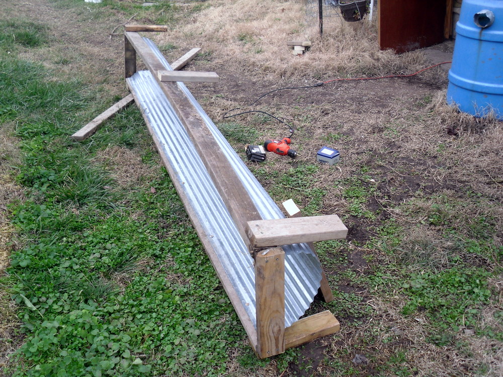 Spinning Dreams and Weaving Yarns How to make a sheep grain feeder