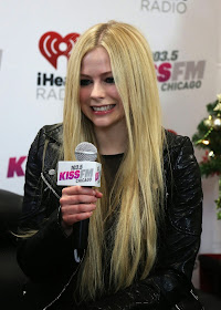 Avril Lavigne See Through Cleavage At 103.5 KISS FM’s Jingle Ball in Chicago