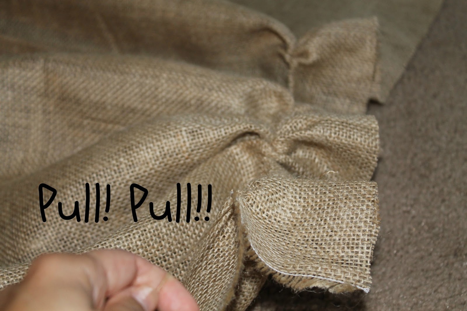 Destination Craft How to Cut Burlap (without making a HUGE mess)