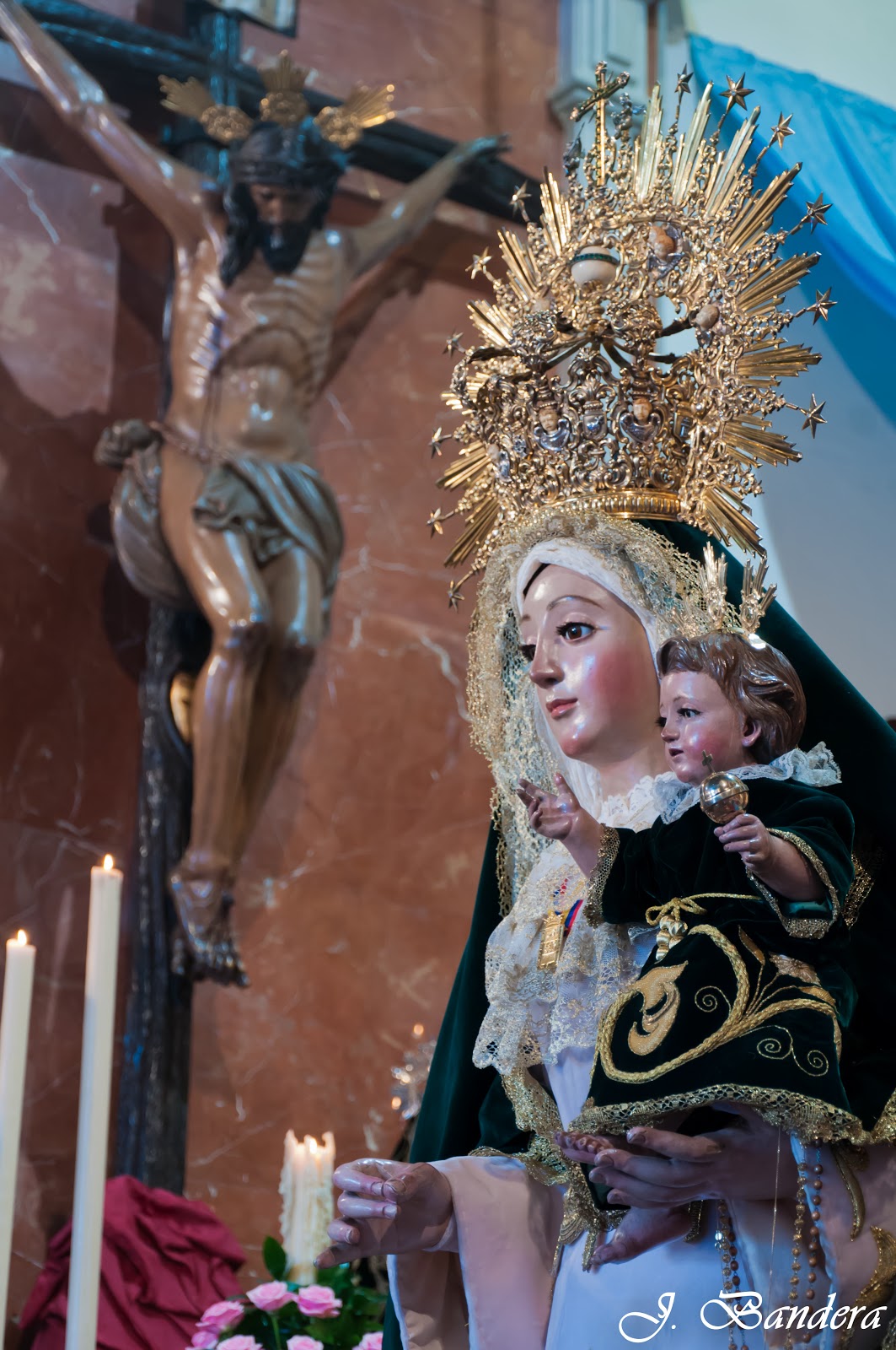 Las Fotografías de Bandera La Virgen de los Remedios de Los Palacios y