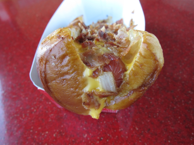 Review Sonic Cheesy Bacon Pretzel Dog Brand Eating