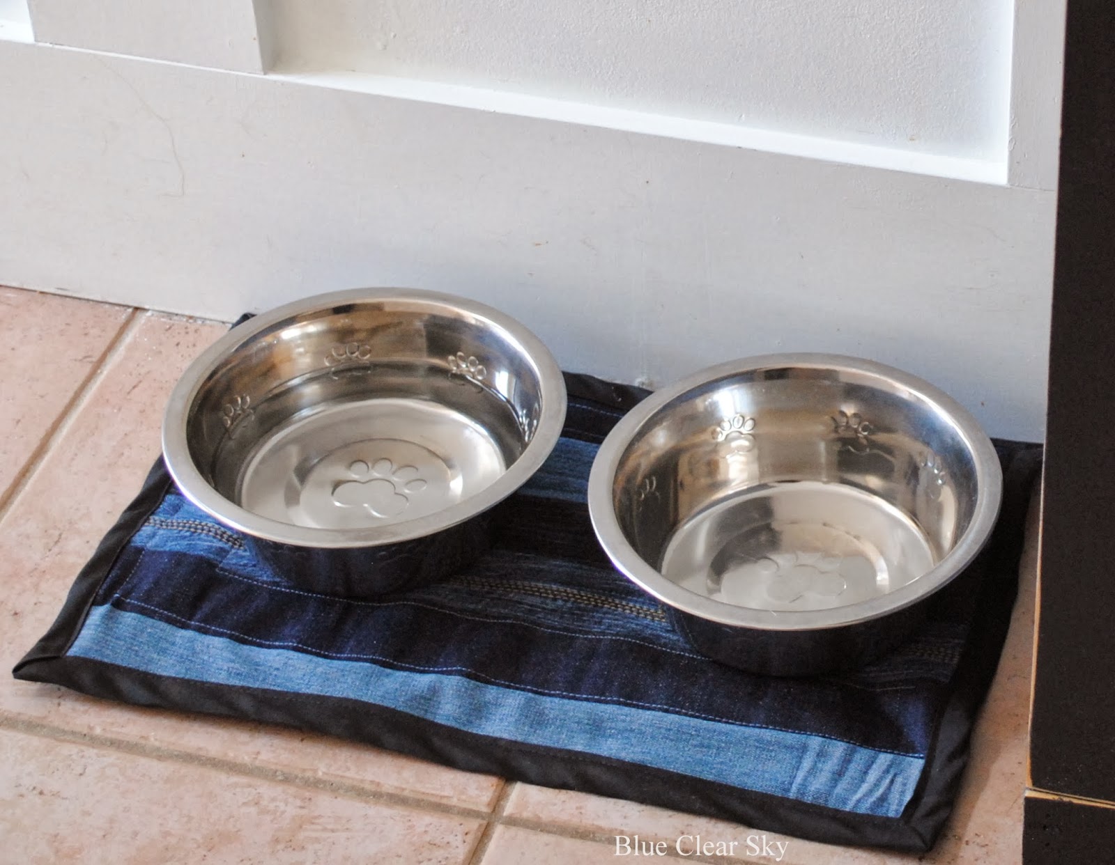 Rustic Maple Quilted Denim Dog Bowl Mat