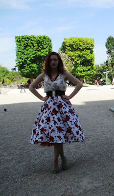 Jardin des Plantes, 1950s floral dress lace top