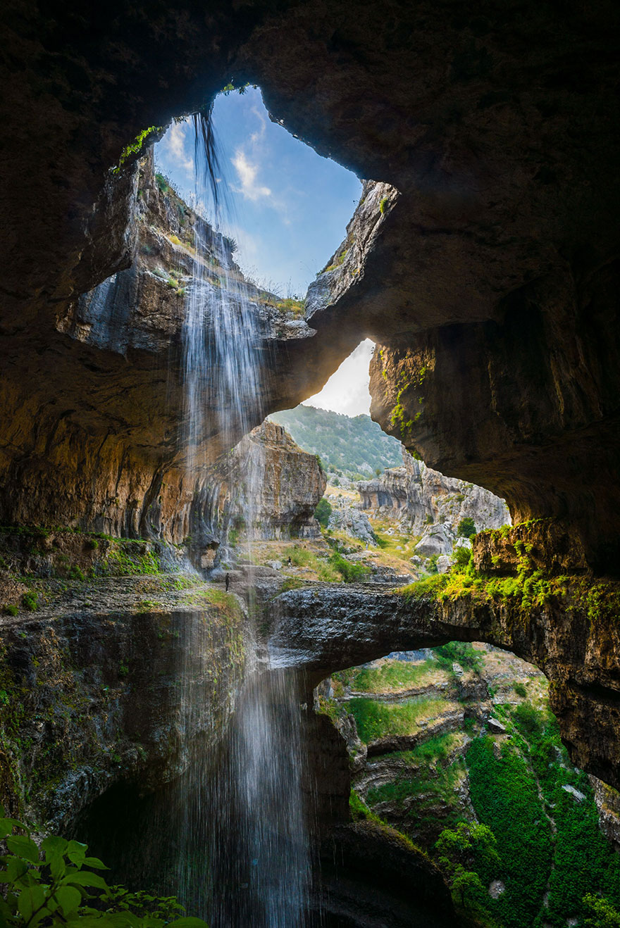 La cueva de los tres puentes (Líbano)