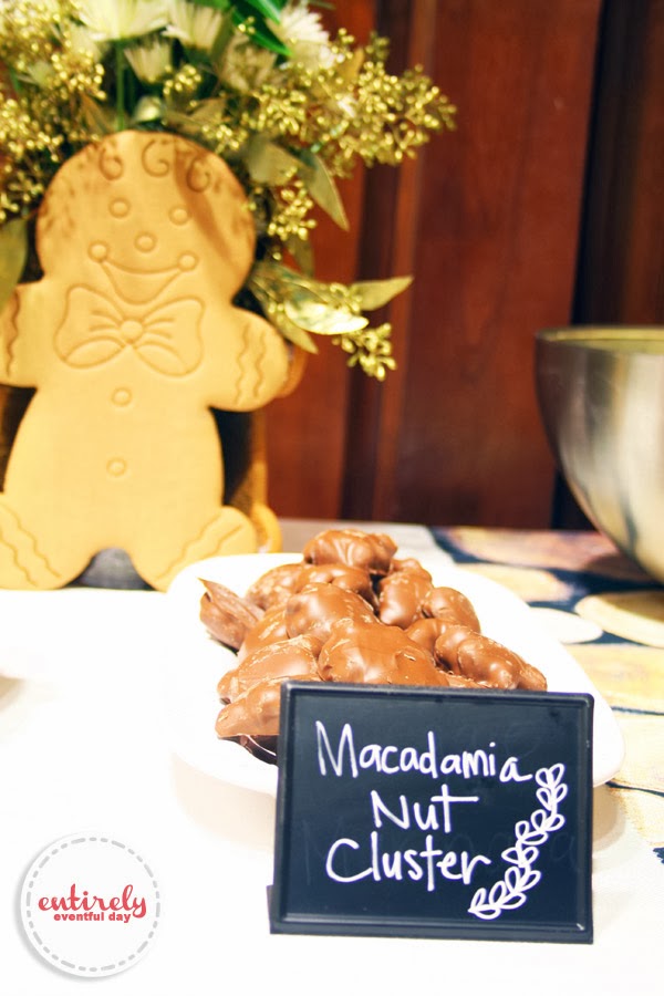 How to make an easy gingerbread man centerpiece for your holiday parties or just for your home. Love this idea so much. So cute and easy. #holiday #centerpiece #party #gingerbread