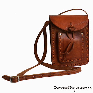 http://www.dorsetdeja.com/pochettes-trousses-sacs-ethniques/589-sac-bandouliere-marocain.html