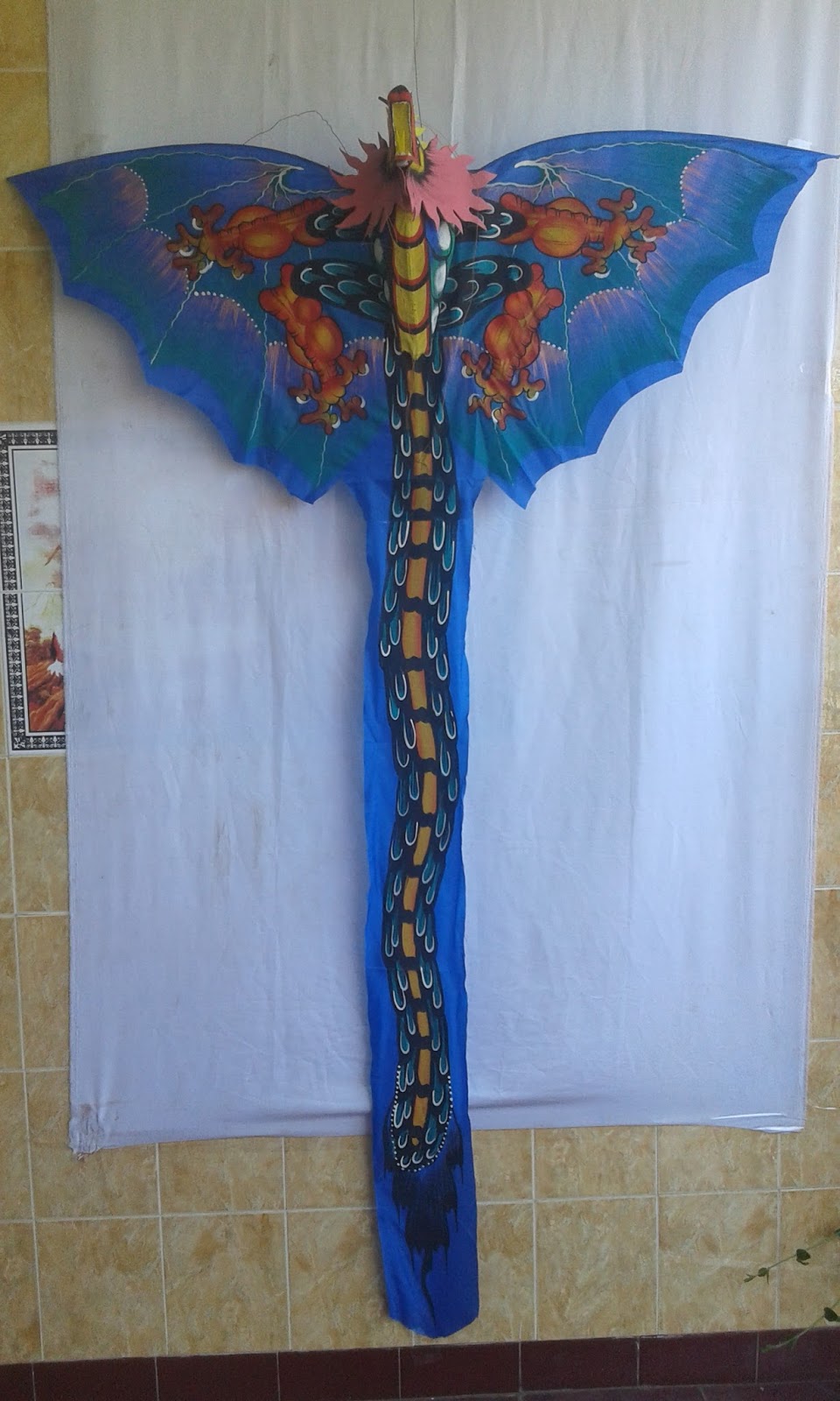 LAYANGAN BURUNG,LAYANGAN NAGA,LAYANGAN KUPU KUPU LAYANGAN HIAS DAN