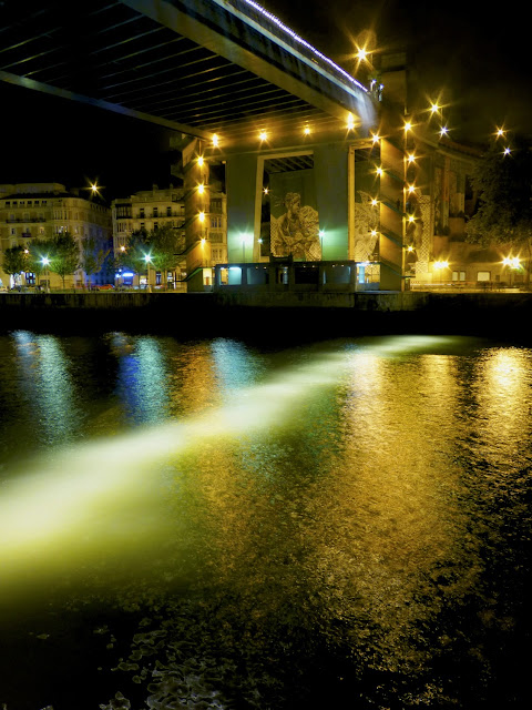 Cortina de Luz en el Puente de la Salve Bilbao Noche Blanca 2014
