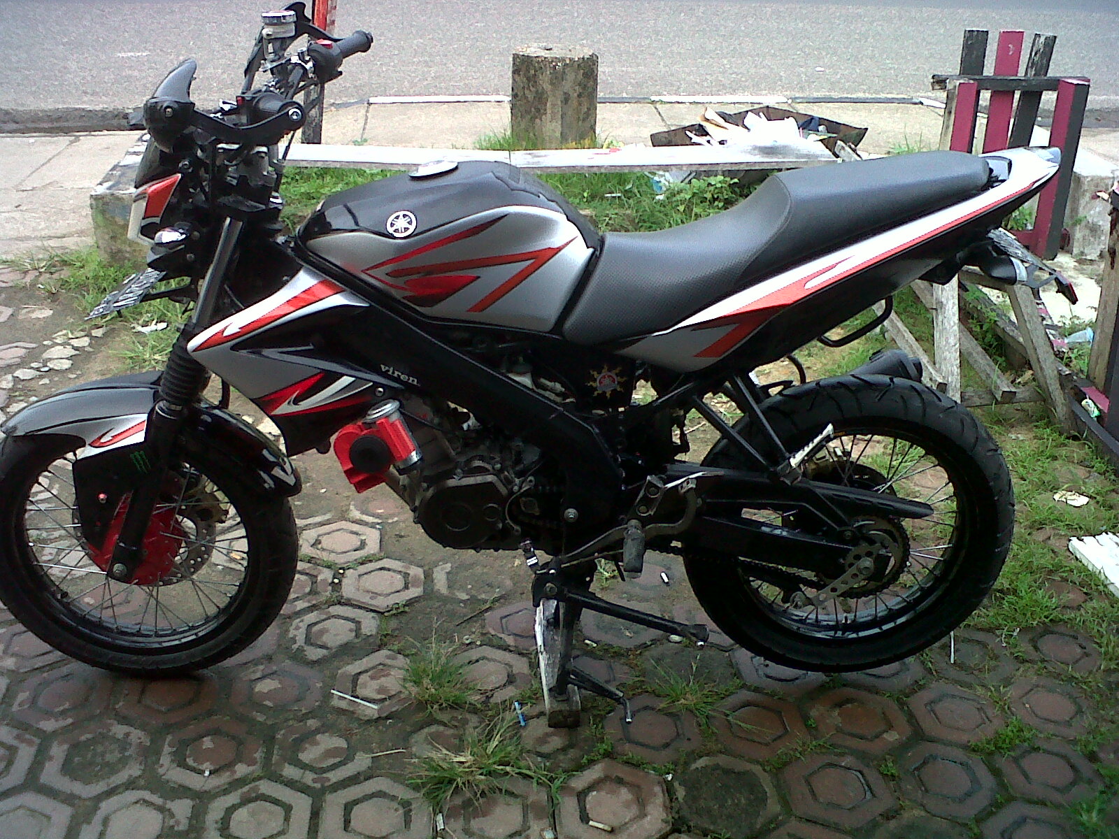 Vixion Modifikasi Supermoto DEKY VIREN