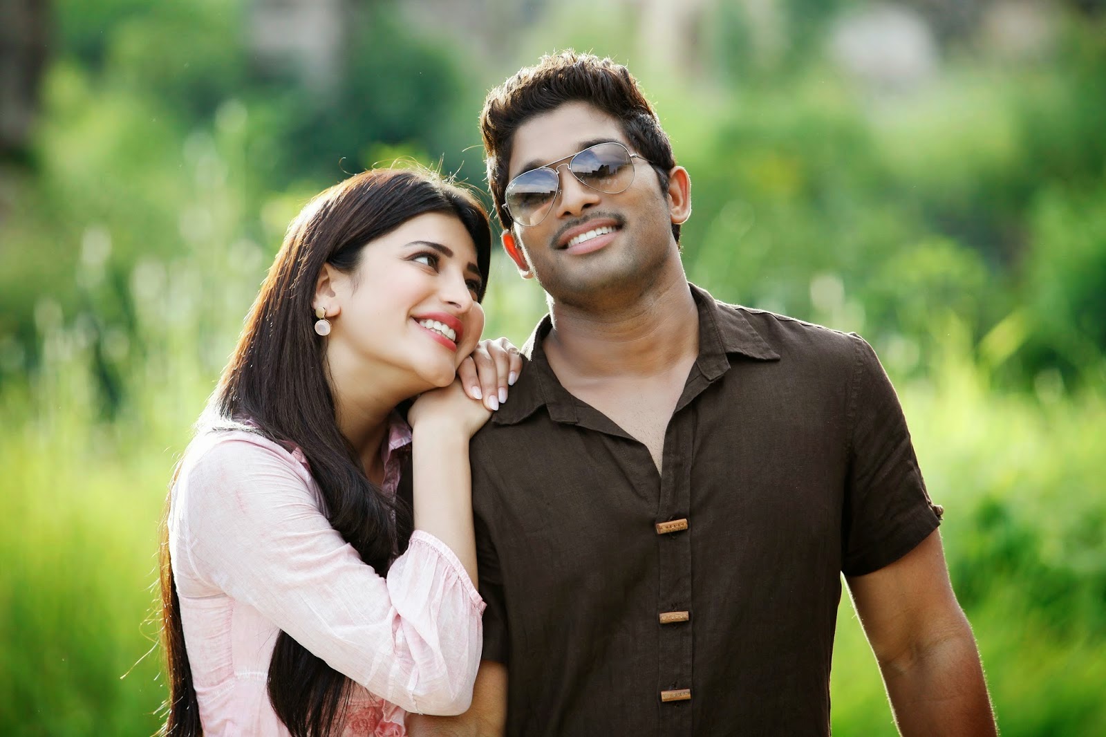 Stylish King ~ Allu Arjun: Race Gurram Latest Wallpapers