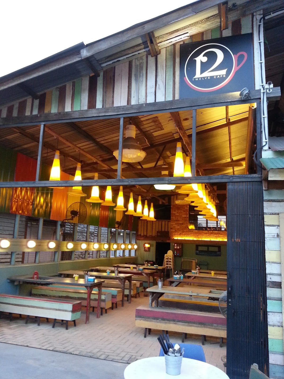 Mescrap 12 Cafe (Twelve Cafe) , Semenyih