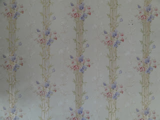 latyrus wallpaper design from old masters