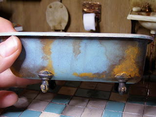 Pequeñeces: Un baño de libro