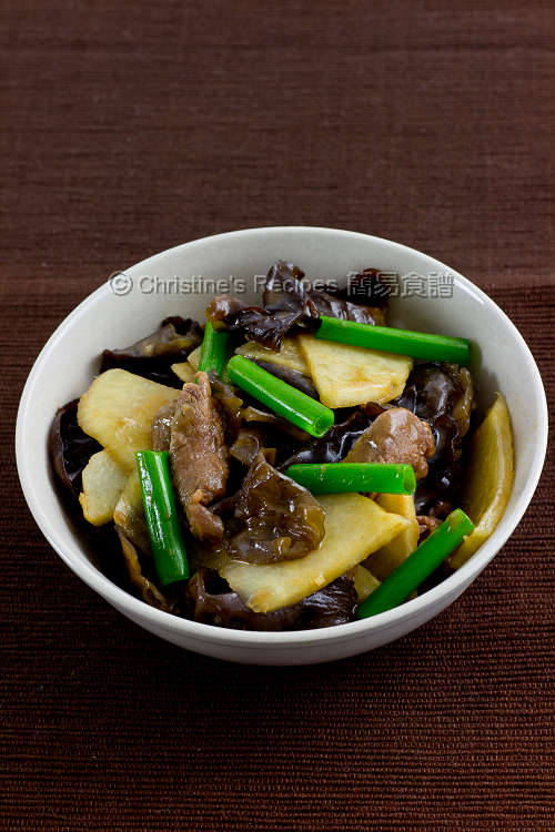 沙葛炒雲耳牛肉 Stir-Fried Yam Bean with Beef and Cloud Ears01