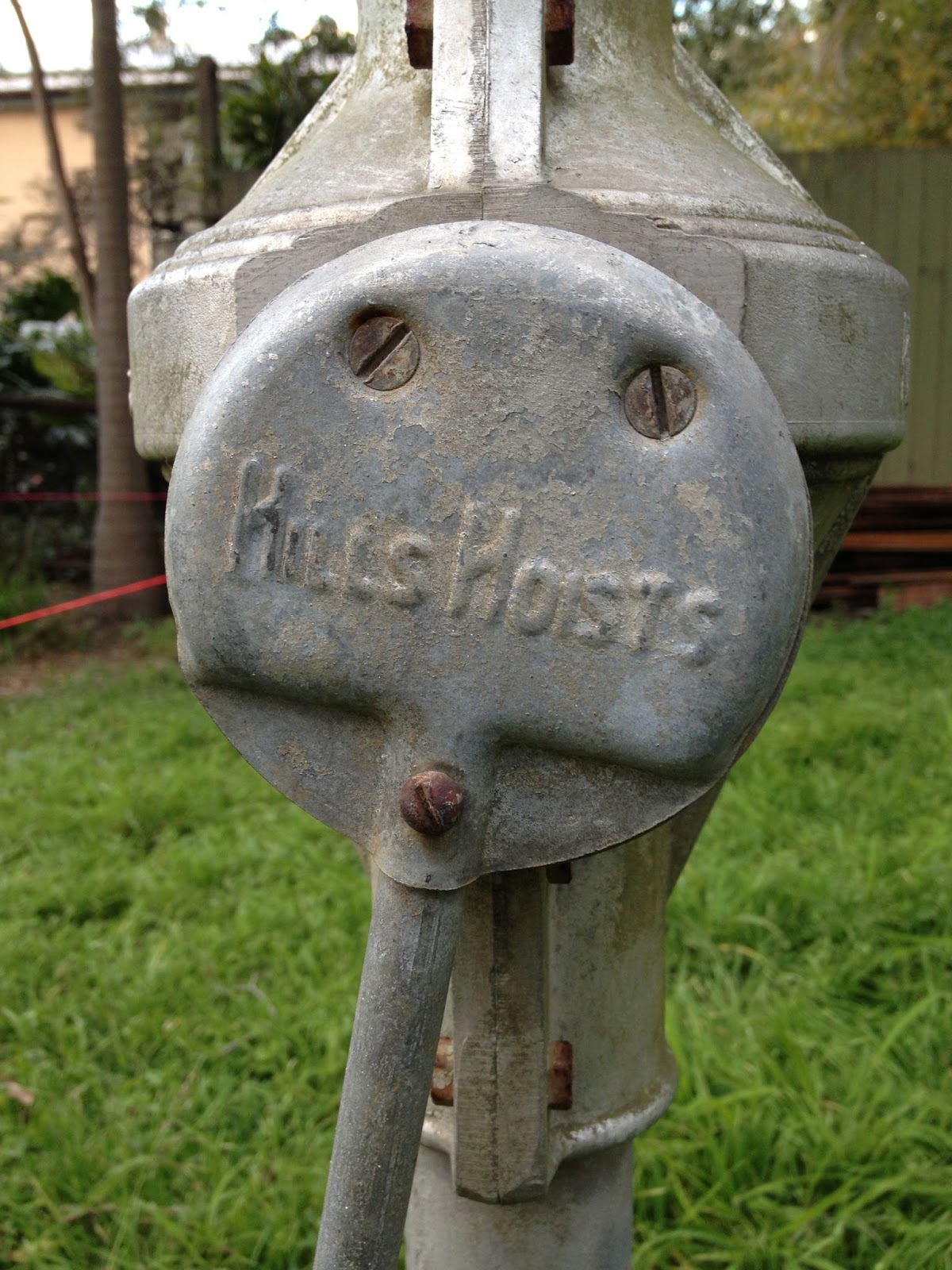 WEST END COTTAGE Vintage Hill's Hoist FOR SALE