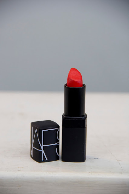 bold lip colors - Lipstick and chiffon