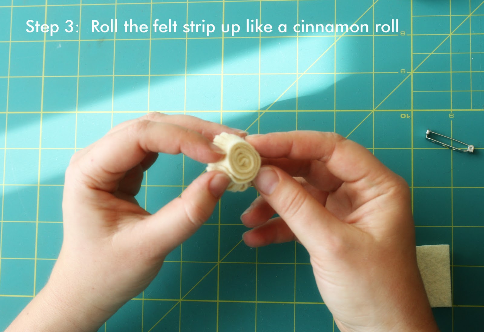 bee's nest Felt Flower Pin Tutorial