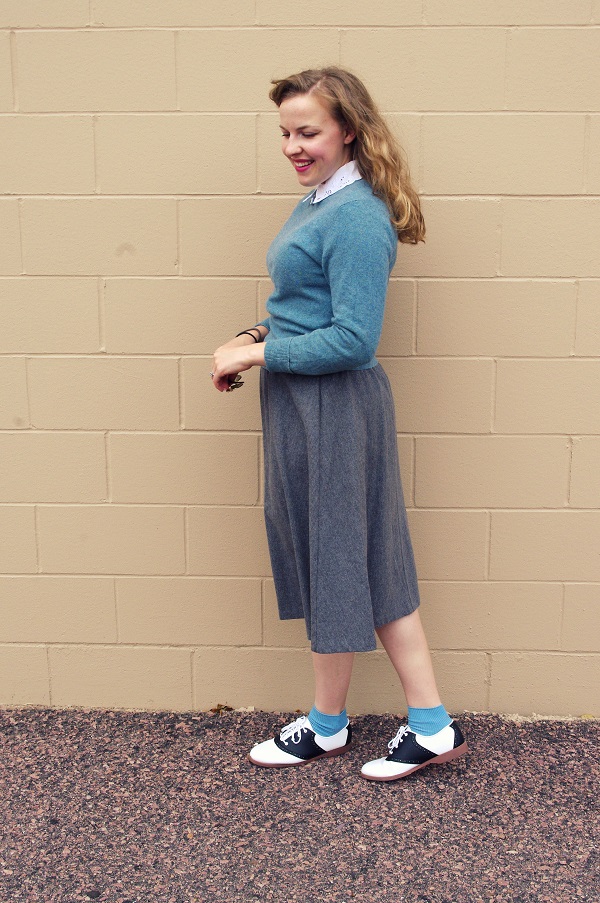 ButterflyLovesSnapdragons: Outfit: Walking Yearbook