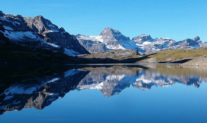Mountain Pictures: Mountains Reflected In Lake