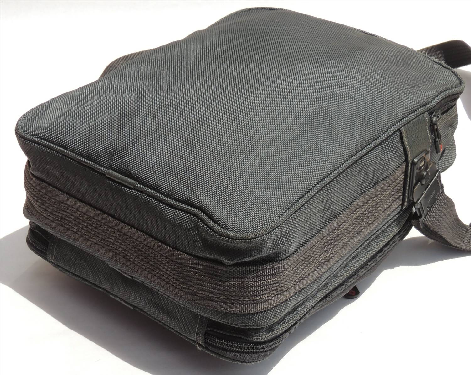 Janji Laku SAMSONITE Organizer Bag 2 Ways Sling Or Hand Carry