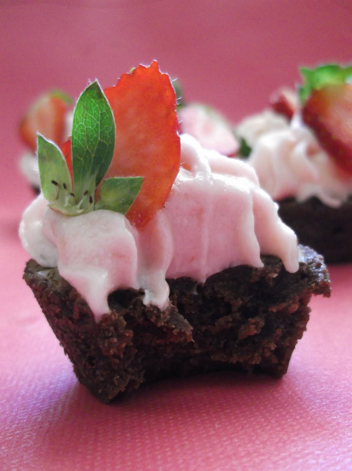 Lick The Spoon Mini Choc Fudge Cupcakes With Strawberries