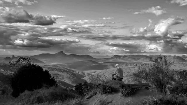 evlerin isiklari bir bir yanarken nezleli karga