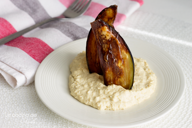 Hummus Con Chips De Berenjena Y Miel De Caña - Cooking The Chef
