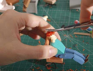 نقره لتكبير أو تصغير الصورة ونقرتين لعرض الصورة في صفحة مستقلة بحجمها الطبيعي