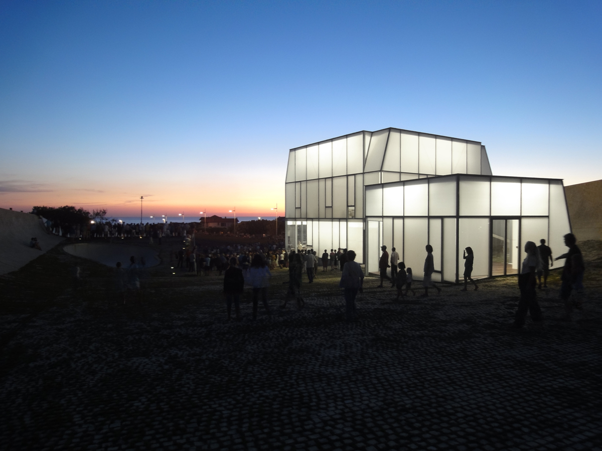 Human's Scribbles Shell, space, and content