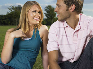 Nice lovely romantic images,cute couple images,4truelovers images,romantic couple images Body Language to Attract: Eyes can do the Magic Have you ever heard about how your eyes can seduce someone? Though seduction is a mind game, your eyes play an equally important role in this task. You can make use of your eyes when trying to seduce somebody. The most difficult thing to do is to let someone know you are interested in him/her. But if you can do this communication without using words, half your work would be done. The best way is to use your eyes. Make the right eye-contact with your prospective partner and express feelings through right signals. This kind of communication through eyes does not even require any need for dressing up. It’s just about how well you use your eyes.