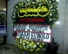karangan bunga Megawati untuk korban sukhoi