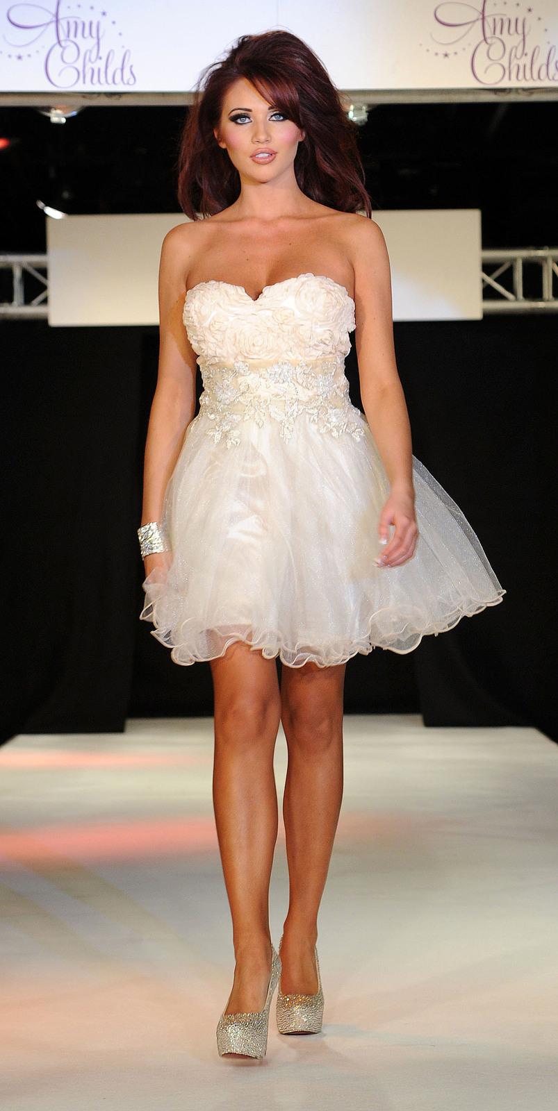 Amy Childs Beautiful Legs on Remp ~ Taste Wallpapers