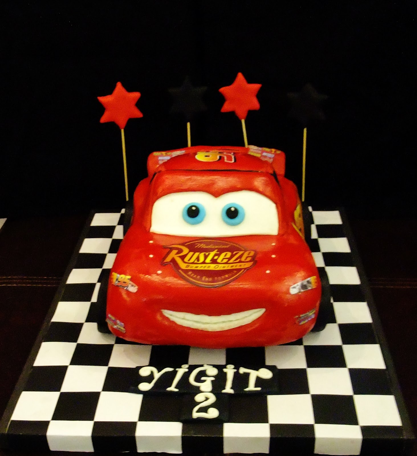 İpek Butik Pasta ,Çikolata ve Kurabiye Şimşek mcqueen pastası