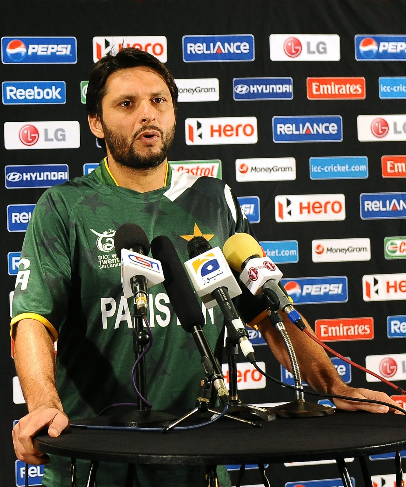 Shahid Afridi HD Wallpapers | HD Pictures of Shahid Afridi ...