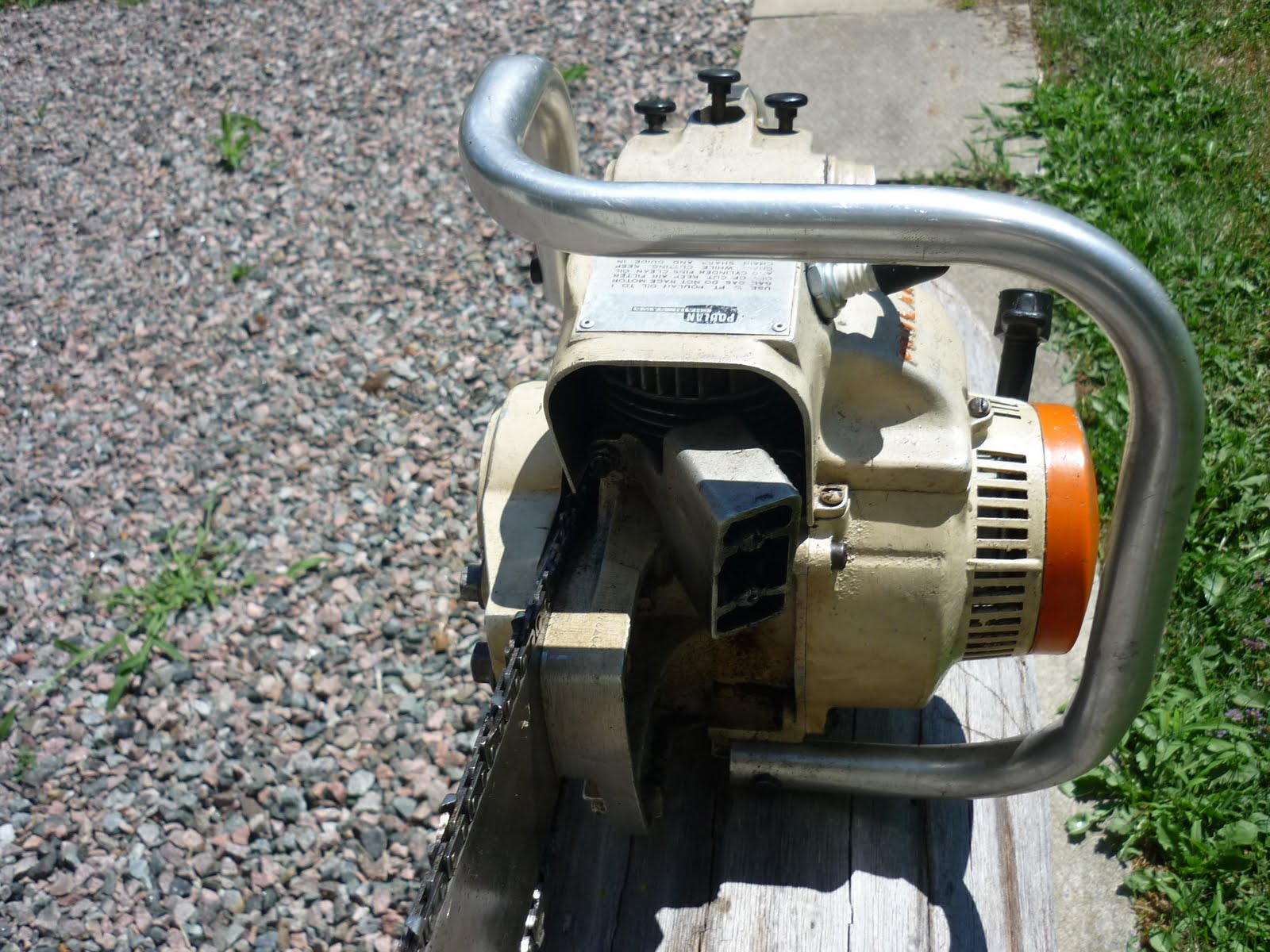 VINTAGE CHAINSAW COLLECTION POULAN 43.