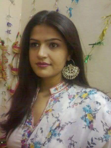 Dazzling Pakistani Girls Dazzling Pakistani Girls