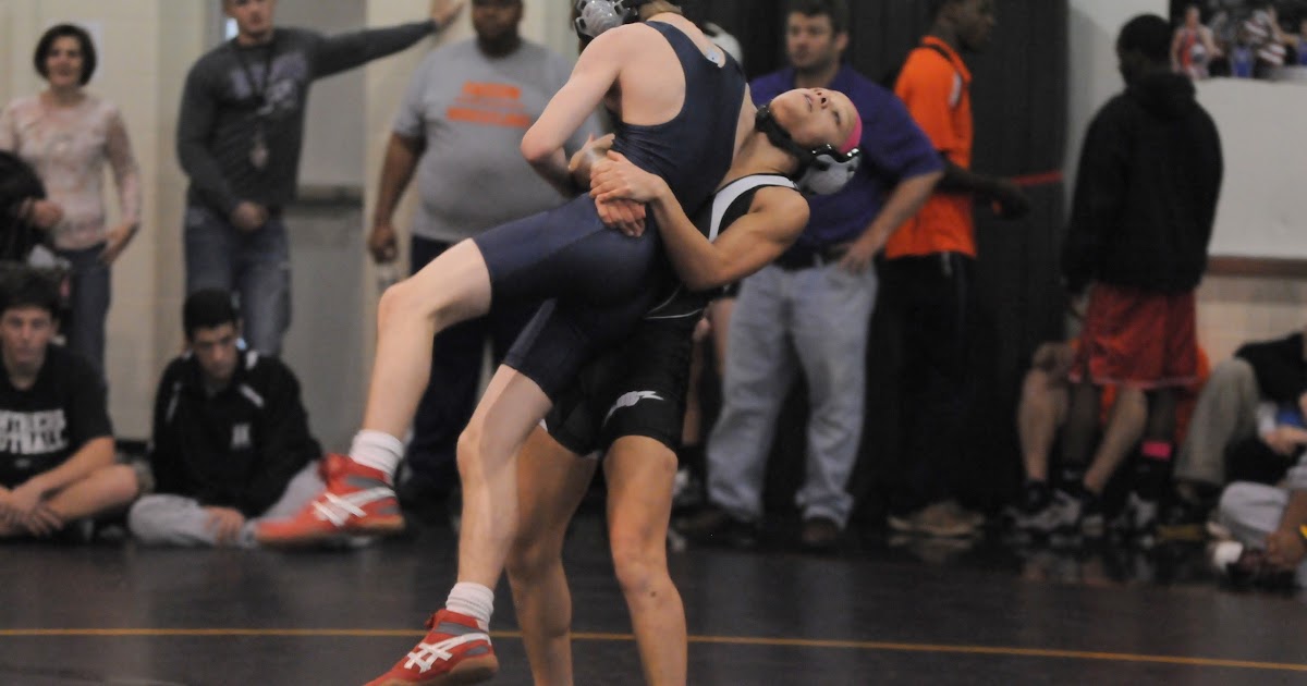 Men Wrestling Women Awesome throw