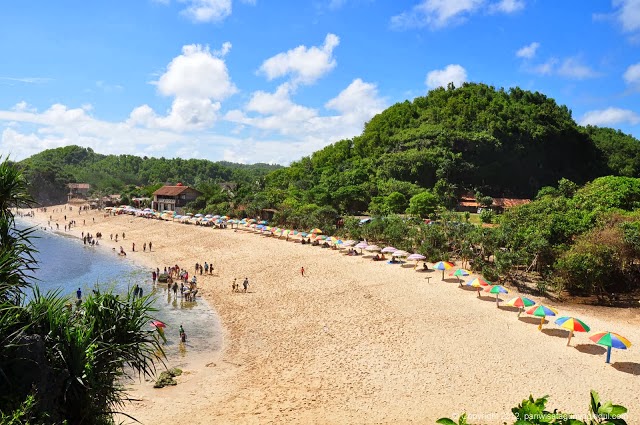 pantai indrayanti gunungkidul jogjakarta pantai indrayanti gunungkidul jogjakarta