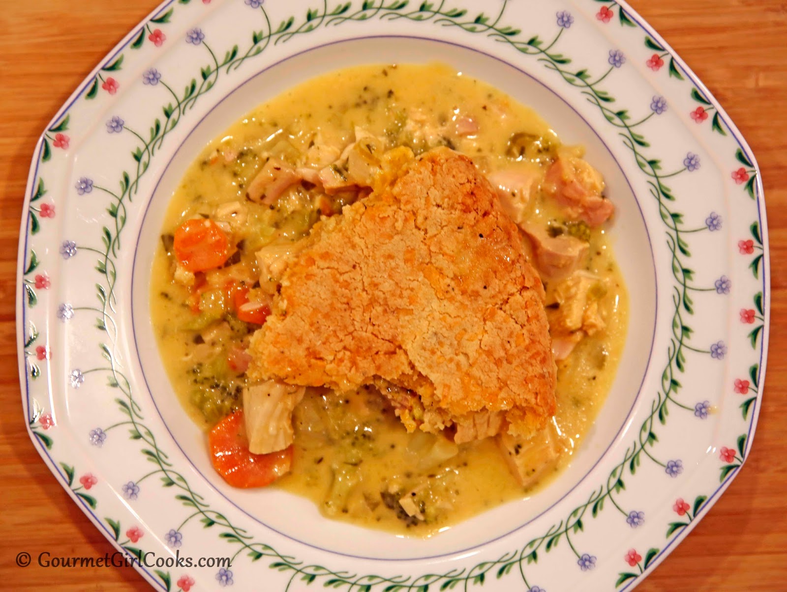 Gourmet Girl Cooks Chicken Pot Pie w/ Cheddar Herb Crust Low Carb
