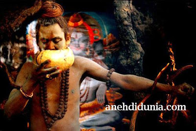 Ritual Aghori Sadhus Sekte Pemakan Mayat Sekte+Aghori+Sadhus
