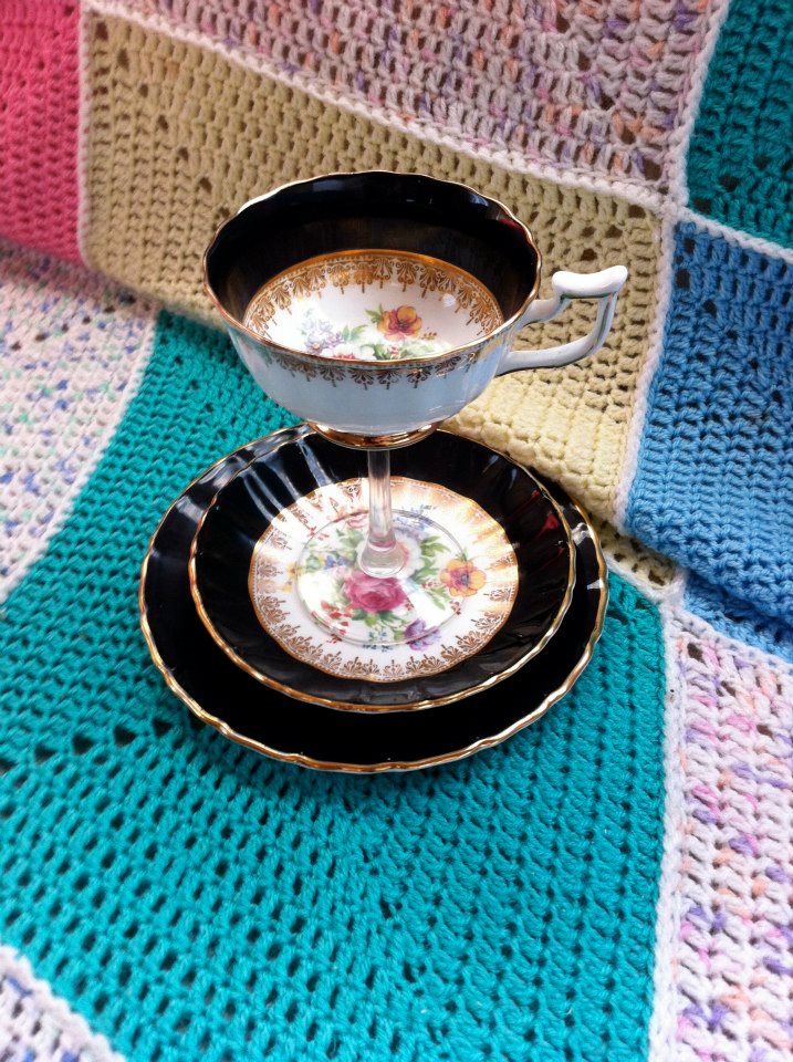 LouLou's Vintage Fair 101 Uses Of A Teacup
