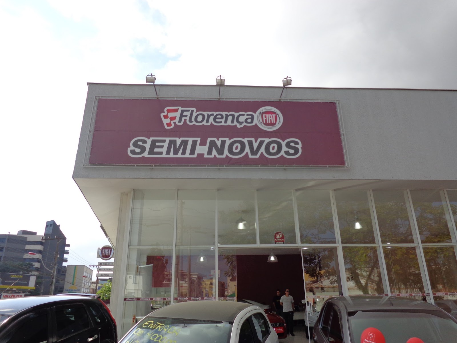 FAIXA COM EMENDA E ACABAMENTO EM ILHÓS Banner Express Impressão