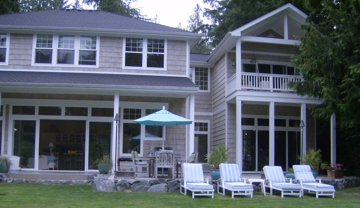 Everything Coastal.... Fabulous Family Beach House on Miller Bay