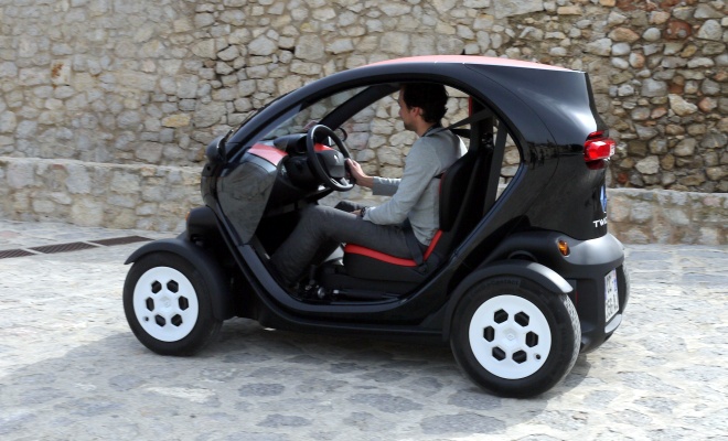 Renault Twizy 45 on the move