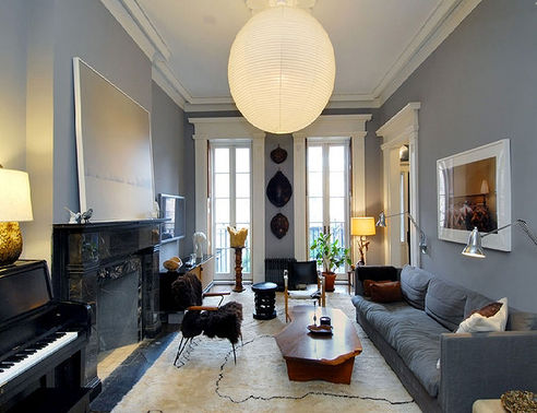 Mix And Chic Home Tour Julianne Moore S New York Apartment With A Great Mix Of Charming Classic Details Such As Beamed Ceilings And Wooded Floors Along Modern Unique Pieces This Beautiful Home Exemplifies