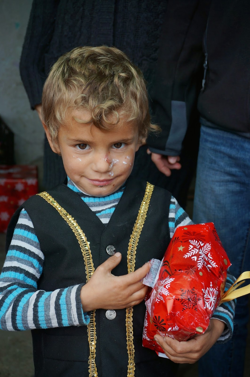 Families surprised with entire christmas in a box every day through december The Campbell Clan Blog: Christmas Box Outreach: Delivery