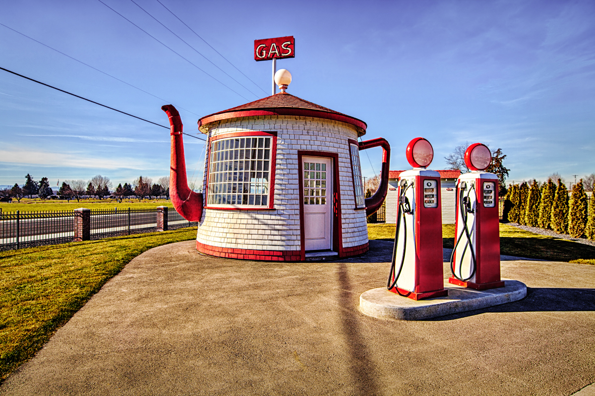 Rick Williams Photography Tea Pot Gas Station