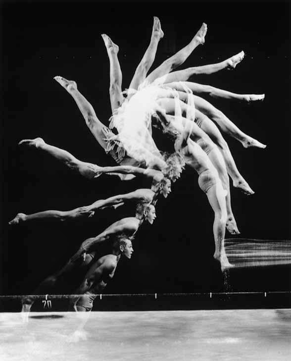網球場的路上。KC Loves Tennis 網球與攝影 Tennis "Stopping Time" by Harold Edgerton